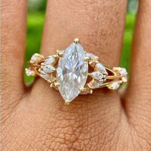 Cubic Zirconia engagement ring size 7 - Picture 2 of 3